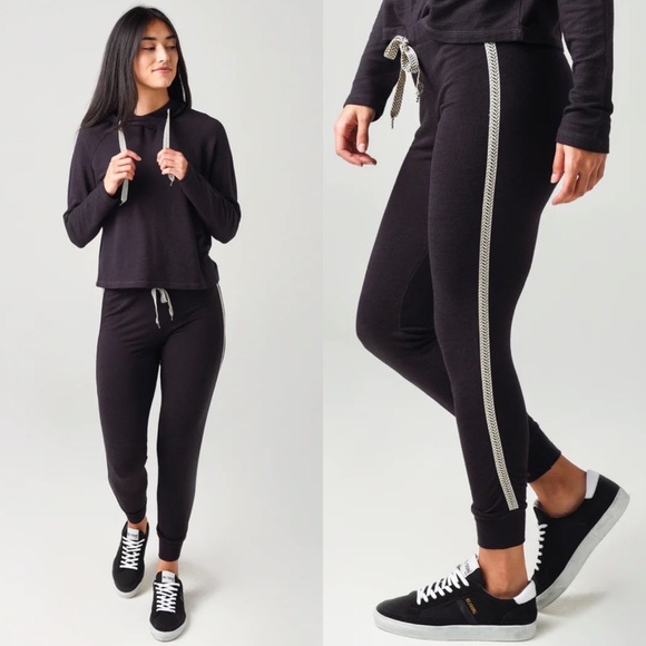 NWT Monrow Supersoft Skinny Sweatpants L Vintage Black Chevron Joggers REVOLVE - Picture 9 of 10